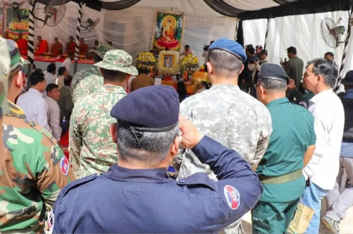 ทบ. จับพิรุธ 4 ข้อ กัมพูชา อ้างไทยยิงพลเรือนดับ แต่รีบเผา โดยไม่ชันสูตร