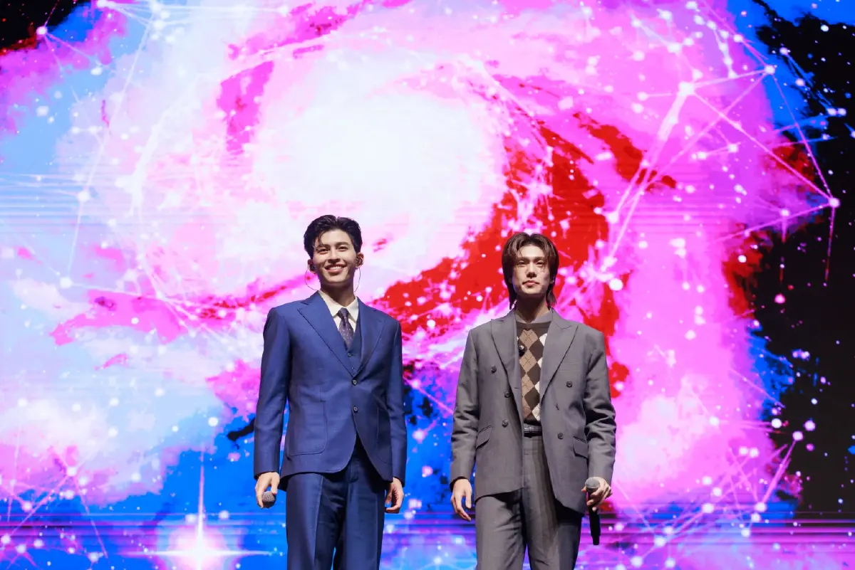 'ปอนด์-ภูวินทร์' ทำถึง! ชวนดูซีรีส์สุดเบียวในงาน 'มีสติหน่อยคุณธีร์ Me and Thee Premiere Night'