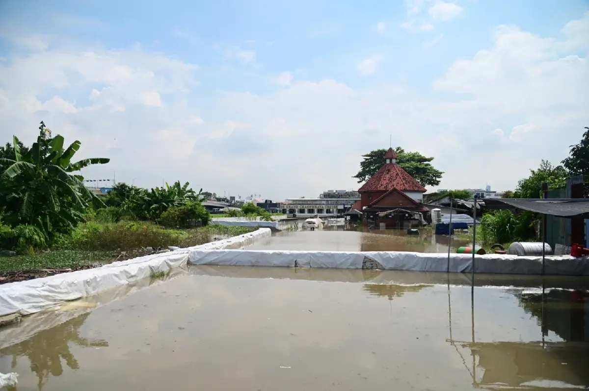 บางกอกน้อย เตือนน้ำท่วมใหญ่ น้ำทะเลหนุนสูง ห้ามย้ายกระสอบทราย