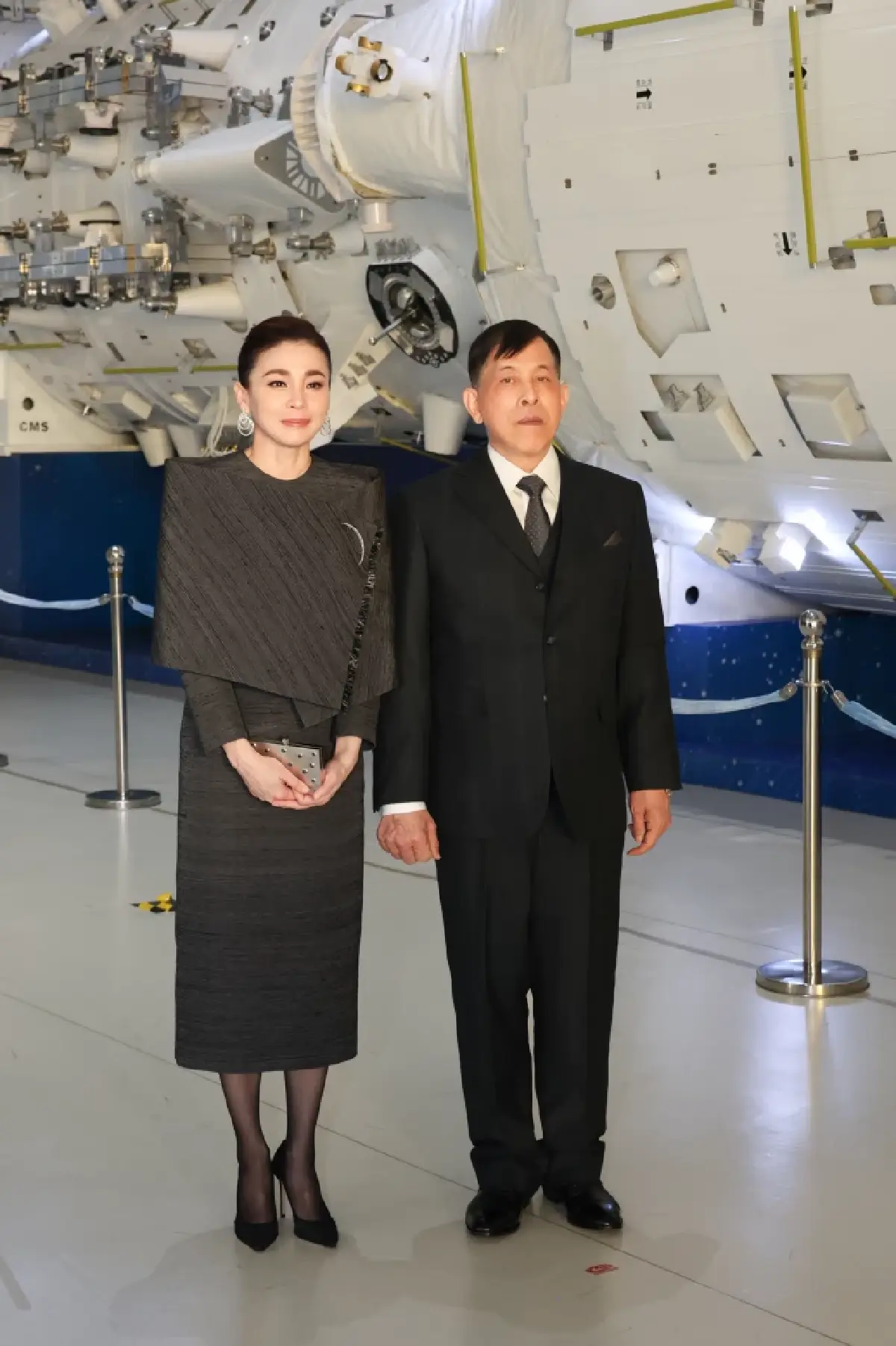 ในหลวง-พระราชินี ทอดพระเนตรศูนย์พัฒนาเทคโนโลยีและทรัพยากรด้านการศึกษา