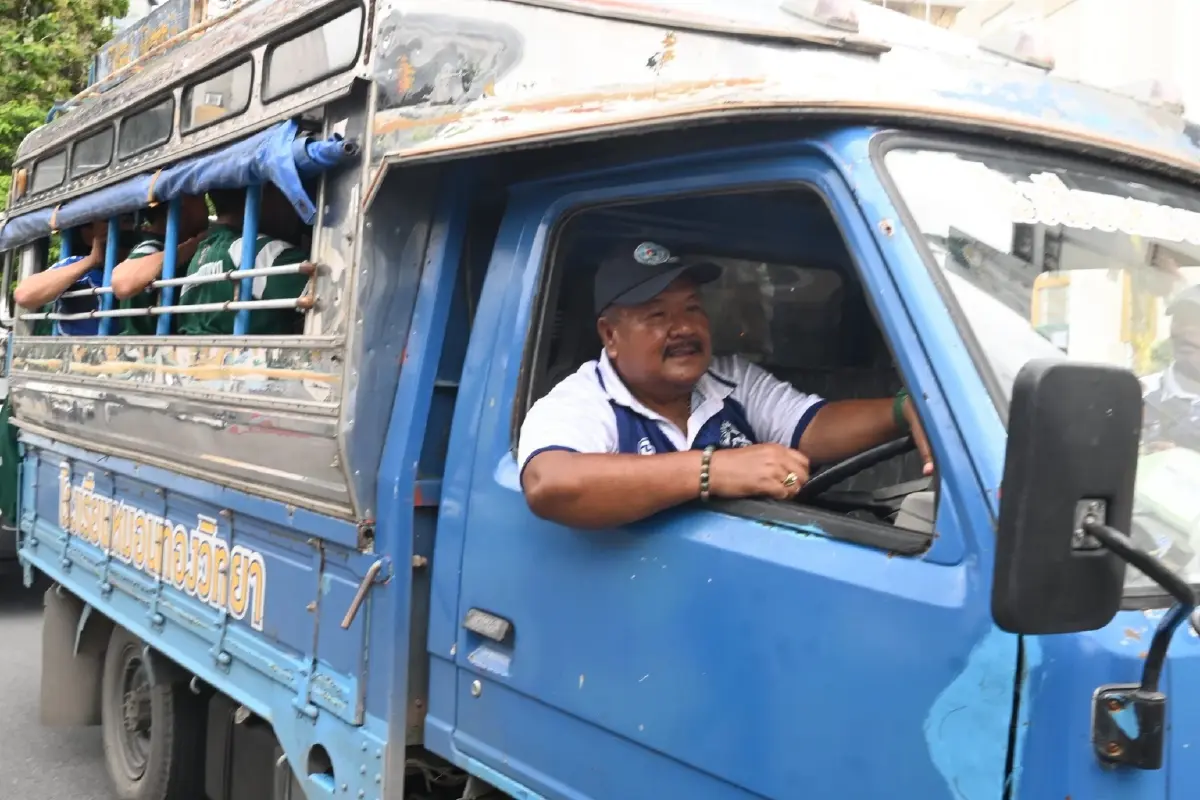 ฟอร์มดี 'หมอนทองวิทยา' สร้างตำนาน รถขนฝัน ล้มยักษ์เข้าชิงบอล 7 สี