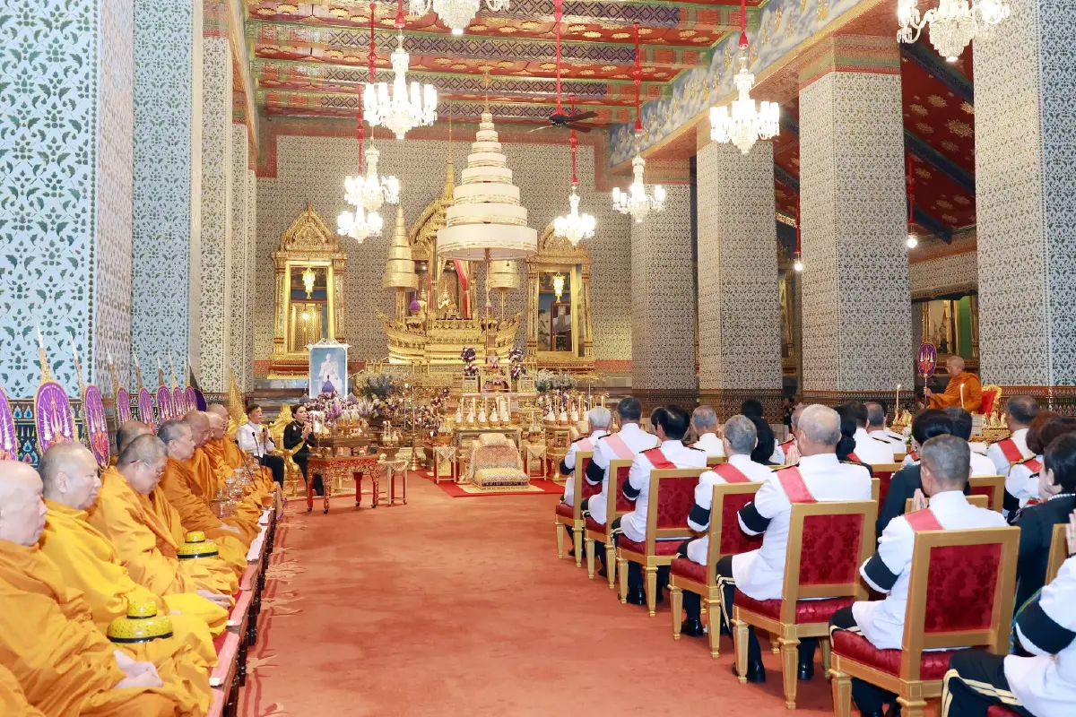 ในหลวง-พระราชินี ทรงบำเพ็ญพระราชกุศลวันคล้ายวันสวรรคต รัชกาลที่ 6 ครบ 100 ปี