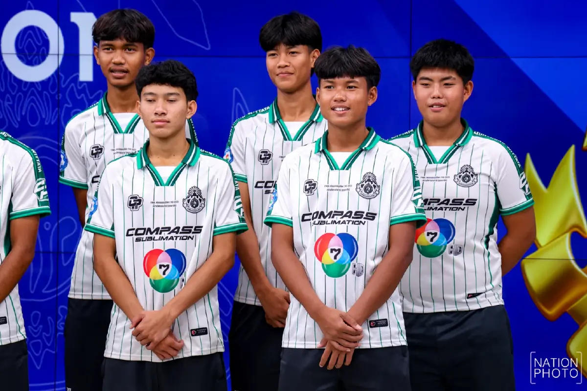 จุดพลังฝันเยาวชน! มอบทุนสนับสนุน ทีมฟุตบอล 'หมอนทองวิทยา'