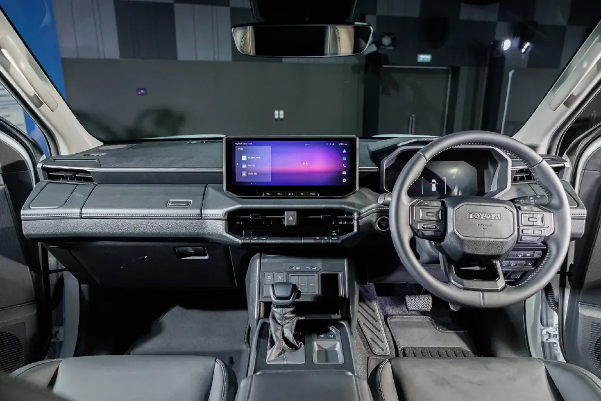 โตโยต้า เสริมตลาดปิกอัพ 'HILUX TRAVO'  เคาะ  789,000-1,366,000 บาท