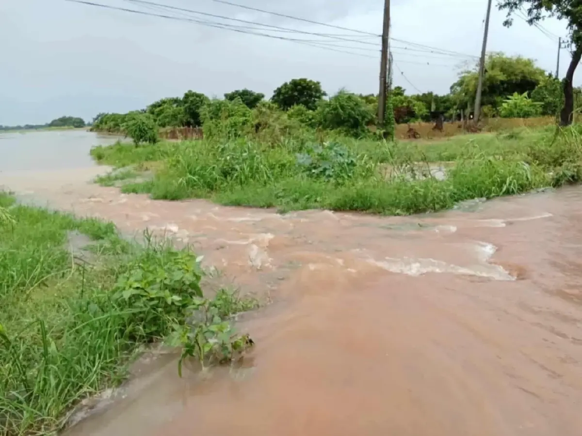 สิงห์บุรีวิกฤต! คันดินแตกเพิ่ม น้ำทะลักท่วมหลายจุด สั่งอพยพด่วน
