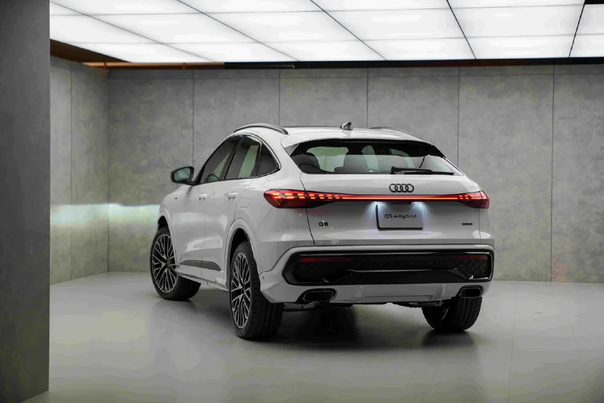 อาวดี้ เปิดตัว ‘Q5 e-hybrid’ ใหม่ ขนทัพรถ10 รุ่น ลุยมอเตอร์ เอ็กซ์โป