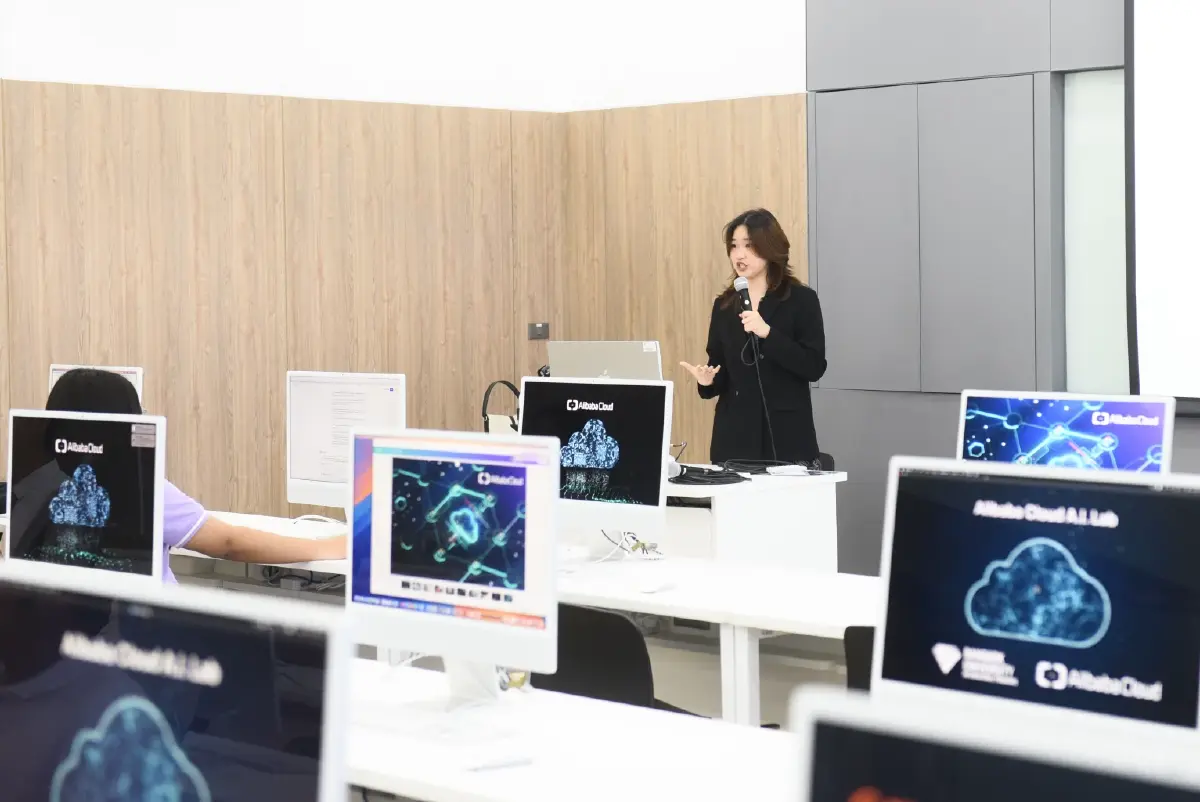 'ม.กรุงเทพ' สร้างคนที่โลกอนาคตต้องการ 6  หลักสูตรสุดล้ำ! ไม่ได้สอนแค่ตำรา