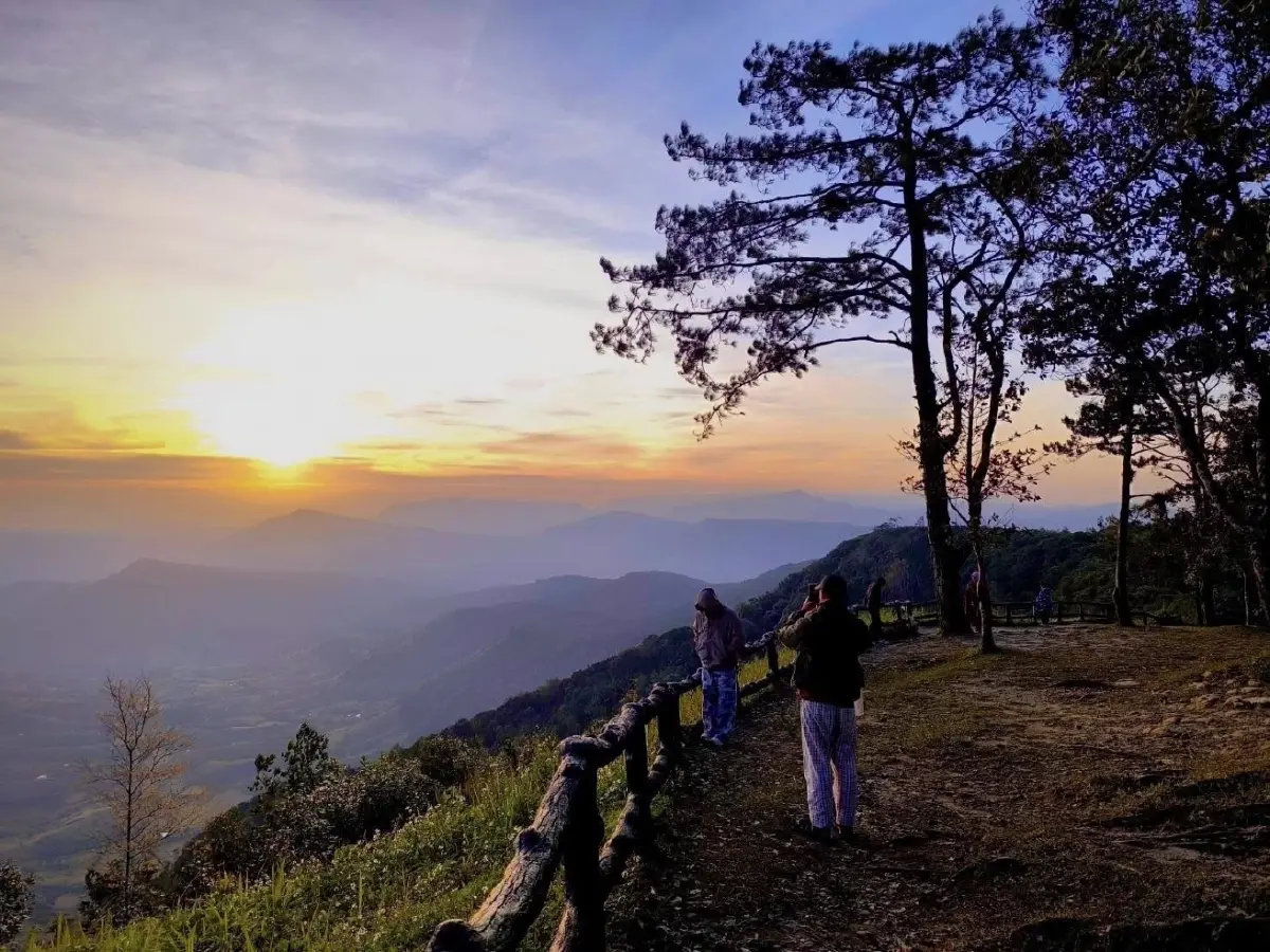 หนาวสั่นมาก ภูเรือ อุณหภูมิดิ่ง 7°C อุตุฯ เตือน อีสาน อุณหภูมิลด 5°C