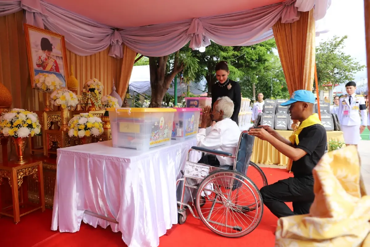 โปรดเกล้าฯ พลตรีหญิง ท่านผู้หญิงอรอนงค์ ปิยนาฎวชิรพัทธ์ ในพิธีฯวัดบางพลีใหญ่กลาง