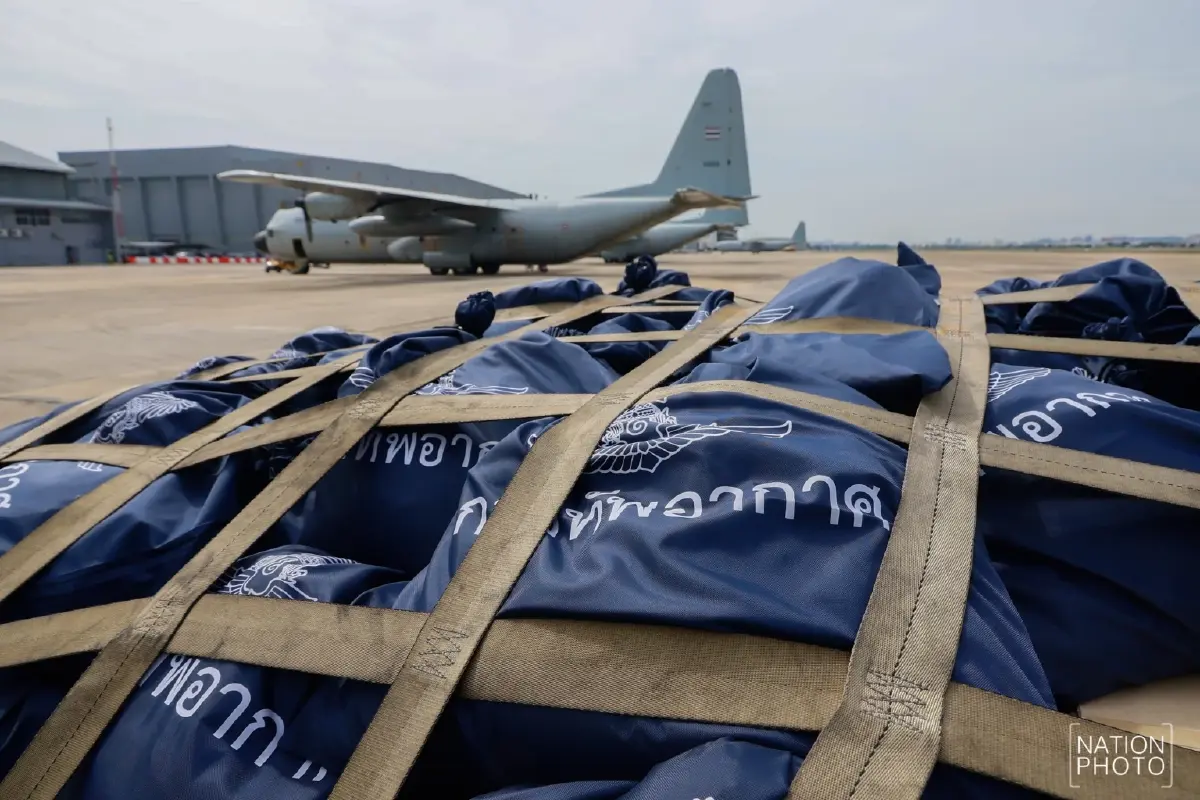 ทอ. รับมอบสิ่งของ มูลนิธิอาสาเพื่อนพึ่ง (ภาฯ) ส่งต่อช่วยน้ำท่วมภาคใต้