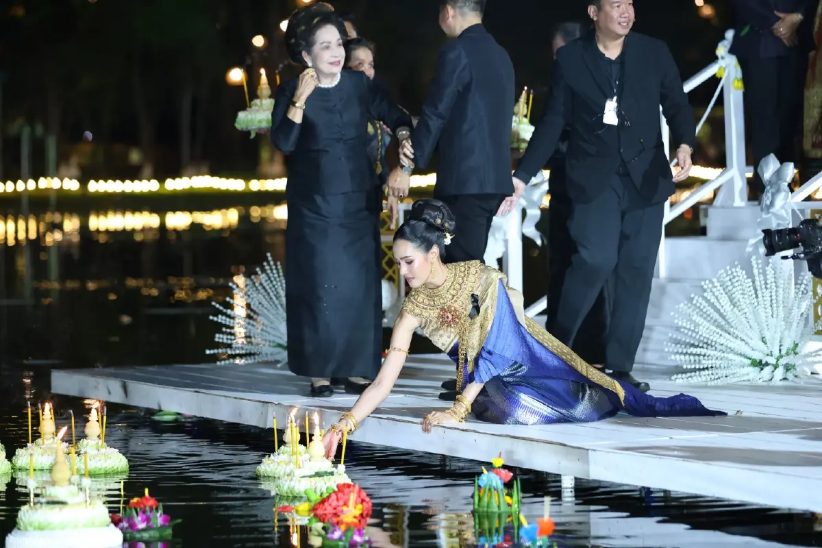 เปิดภาพงดงาม Maha Loi Krathong @Ayutthaya น้อมรำลึกในพระมหากรุณาธิคุณของสมเด็จพระนางเจ้าสิริกิติ์ พระบรมราชินีนาถ พระบรมราชชนนีพันปีหลวง