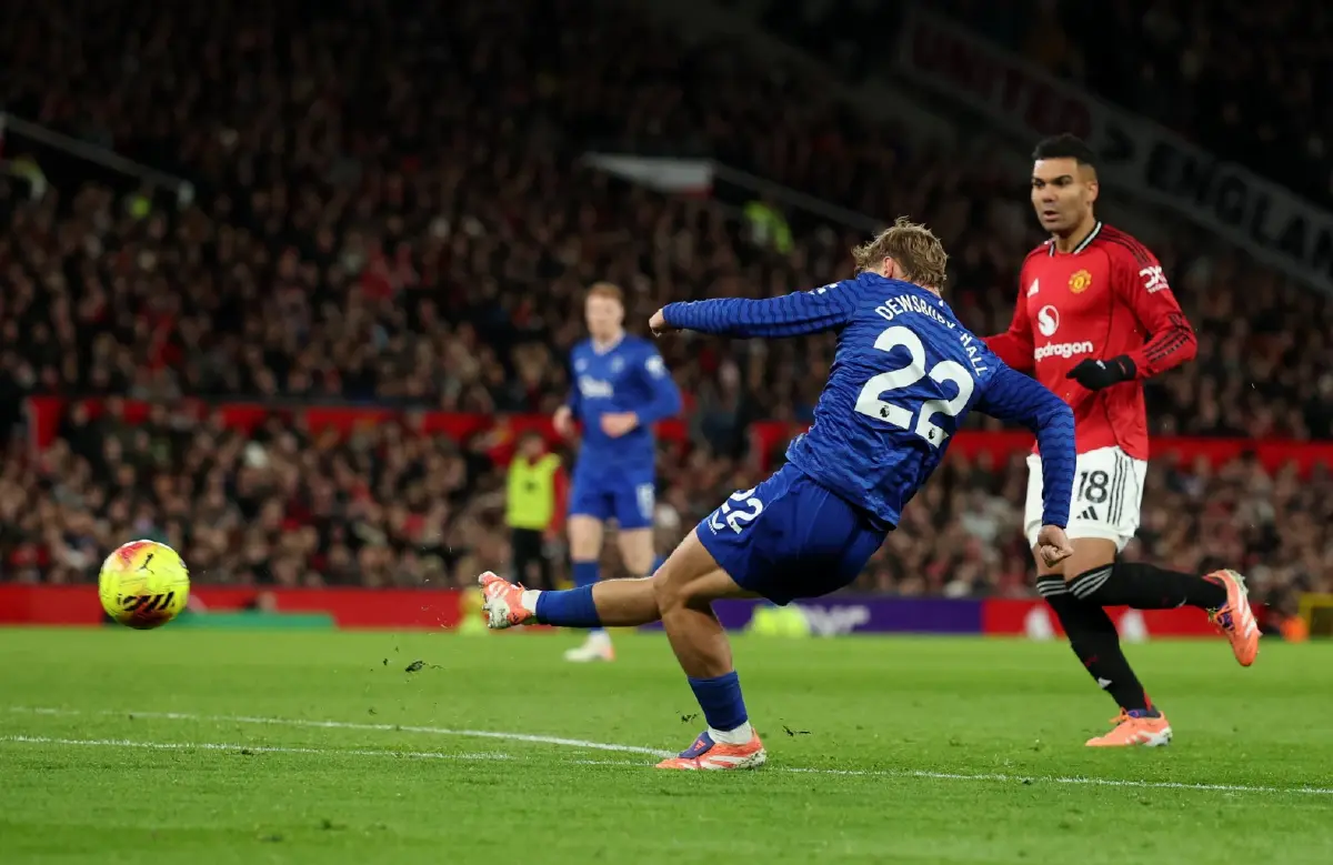 ผลบอล 'แมนยู' แพ้คาบ้าน เอฟเวอร์ตัน 10 คน ตารางคะแนนพรีเมียร์ลีกล่าสุด