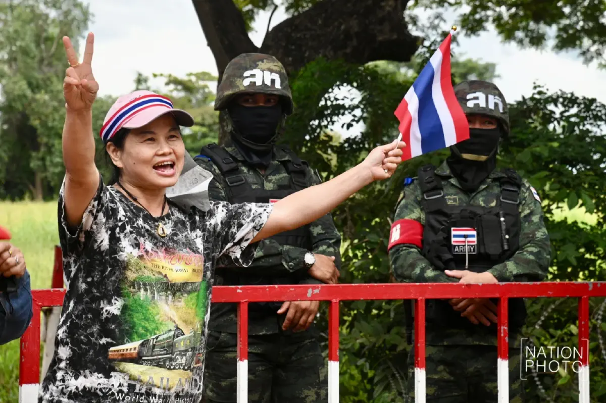 'พื้นที่นี้คือของคนไทย' คปท. ลงพื้นที่หนองจาน ให้กำลังใจเจ้าหน้าที่