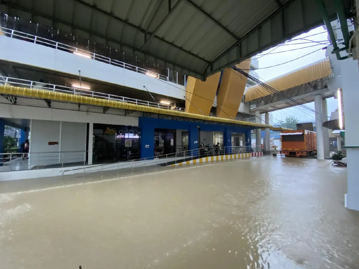 น้ำท่วม รพ.หาดใหญ่ บุคลากรทางการแพทย์เปิดใจ จะดูแลคนไข้อย่างดี