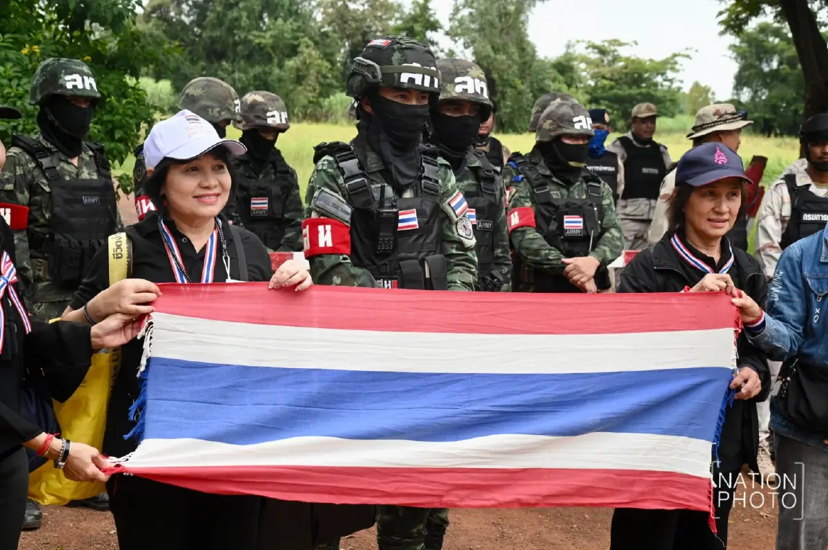 'พื้นที่นี้คือของคนไทย' คปท. ลงพื้นที่หนองจาน ให้กำลังใจเจ้าหน้าที่