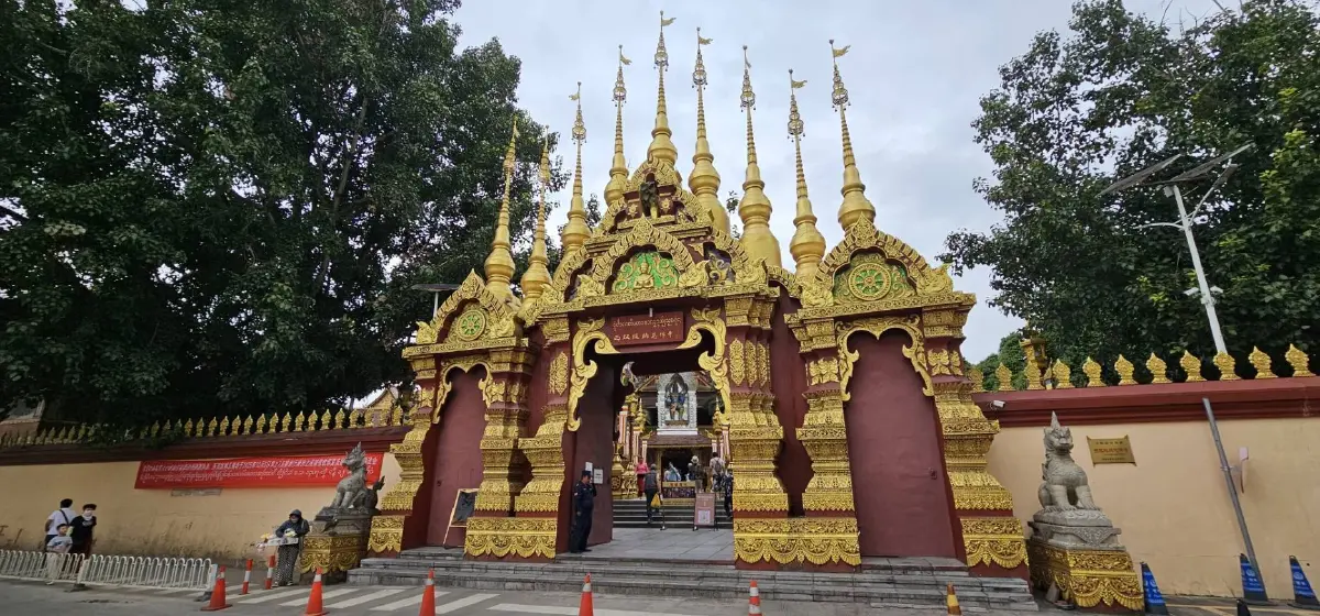 กต.เชิญผ้าพระกฐินพระราชทานทอดถวายวัดป่าเชต์สิบสองปันนา