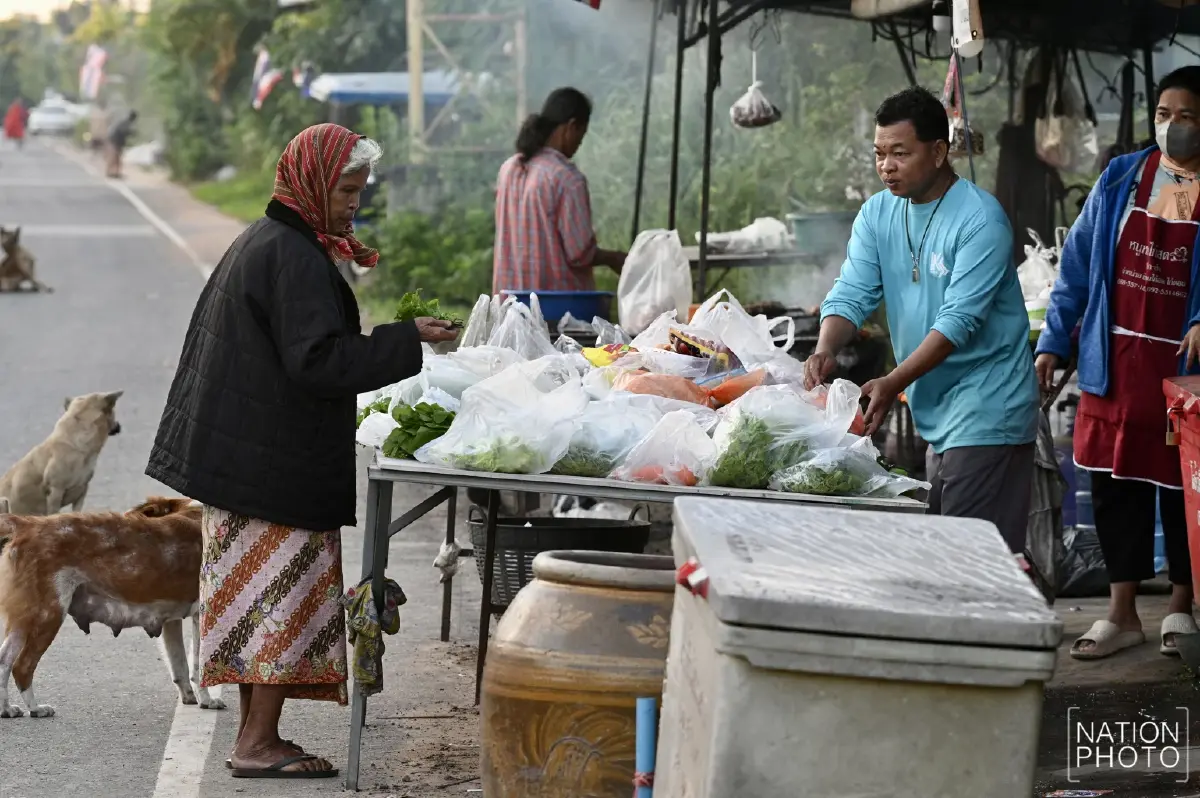 อุณหภูมิลดฮวบ! ชาวพนมดงรัก สุรินทร์ ต้องสวมเสื้อกันหนาวแต่เช้า