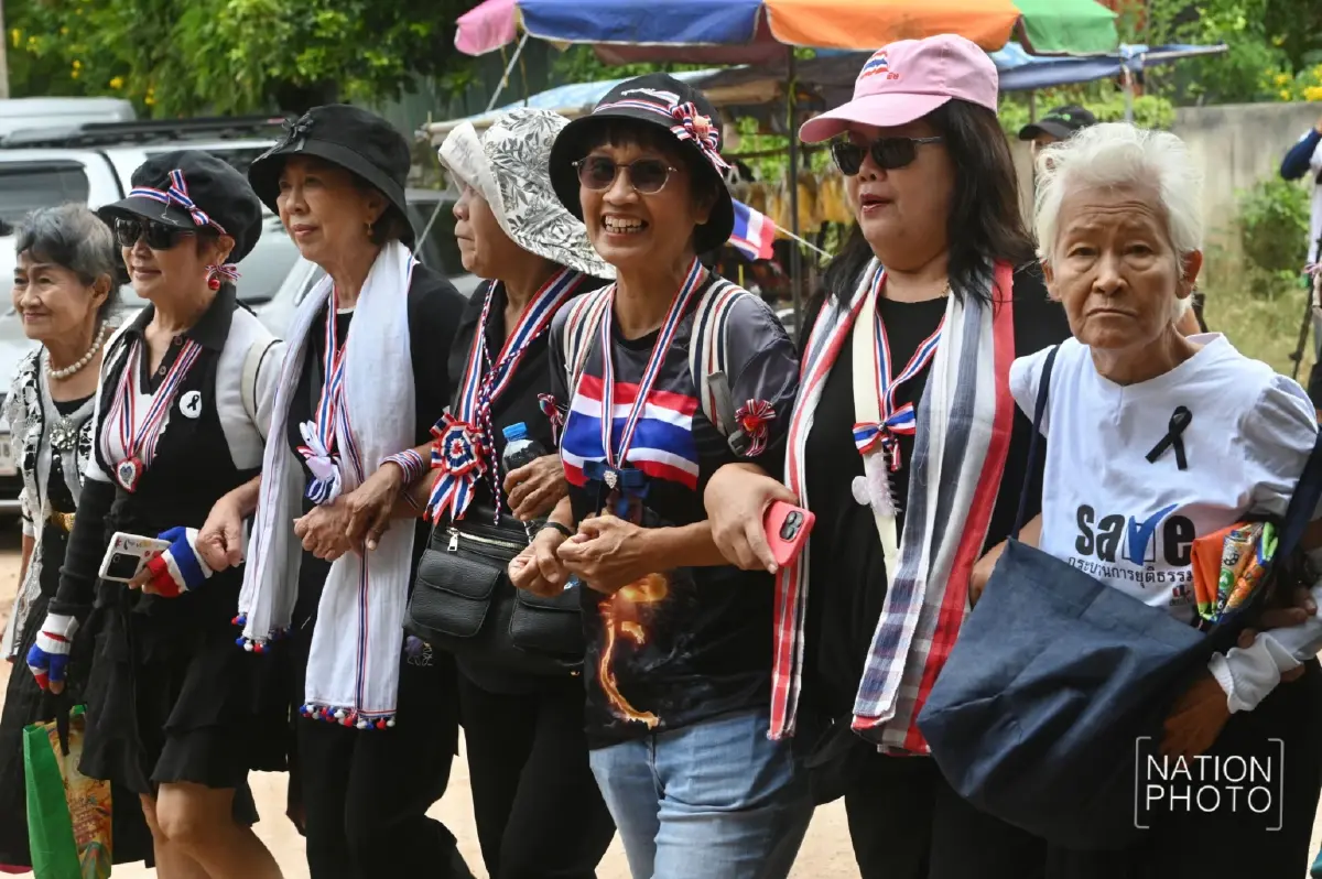 'พื้นที่นี้คือของคนไทย' คปท. ลงพื้นที่หนองจาน ให้กำลังใจเจ้าหน้าที่