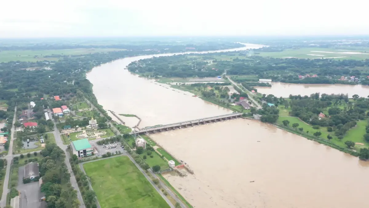 ฝนถล่มปิง-ยม-น่าน! น้ำเจ้าพระยาพุ่งอีกระลอก กรมชลฯ สั่งหน่วงน้ำ