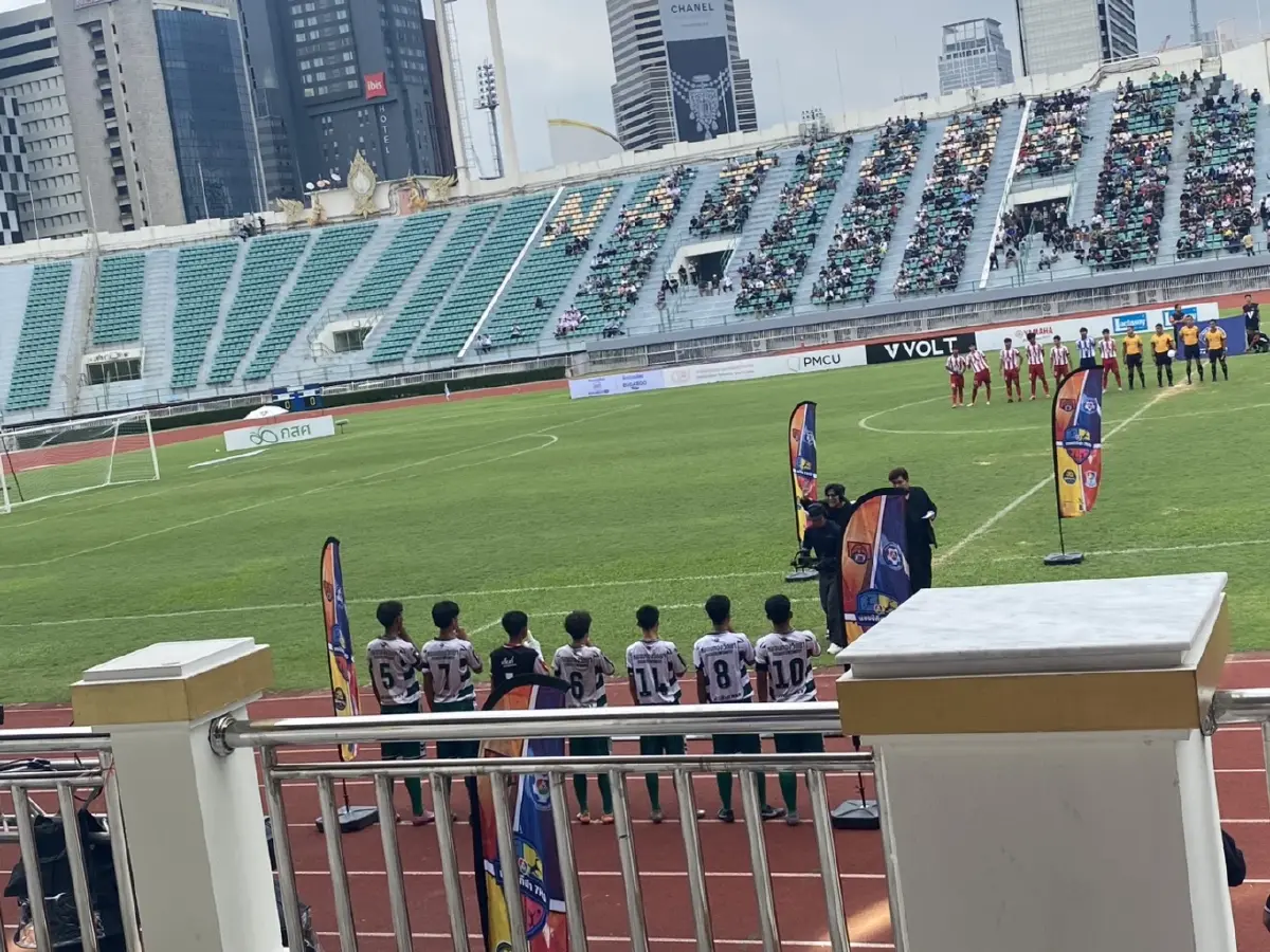 ฟอร์มดี 'หมอนทองวิทยา' สร้างตำนาน รถขนฝัน ล้มยักษ์เข้าชิงบอล 7 สี