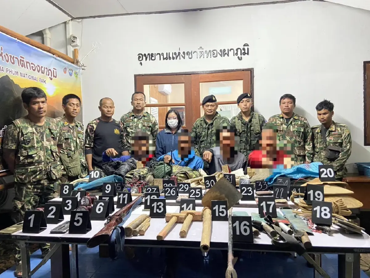 เหิม! รุกขุดทอง 'ทองผาภูมิ' ทหาร-ตำรวจ บุกจับ 4 ต่างด้าวพร้อมปืน