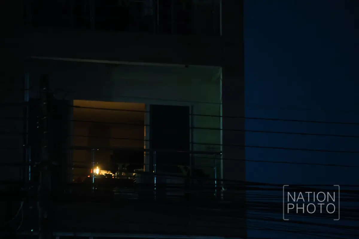 เขต 8 หาดใหญ่ คืนไร้ไฟ จุดเทียนประทังชีวิต เผยยอดเหยื่อน้ำท่วมใต้