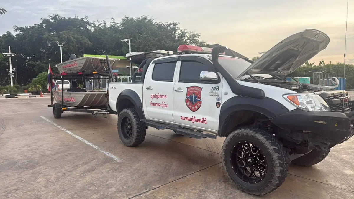 หาดใหญ่น้ำท่วมวิกฤต สะพานหาดใหญ่ใน น้ำขึ้นสูงท่วมรถยนต์แล้ว