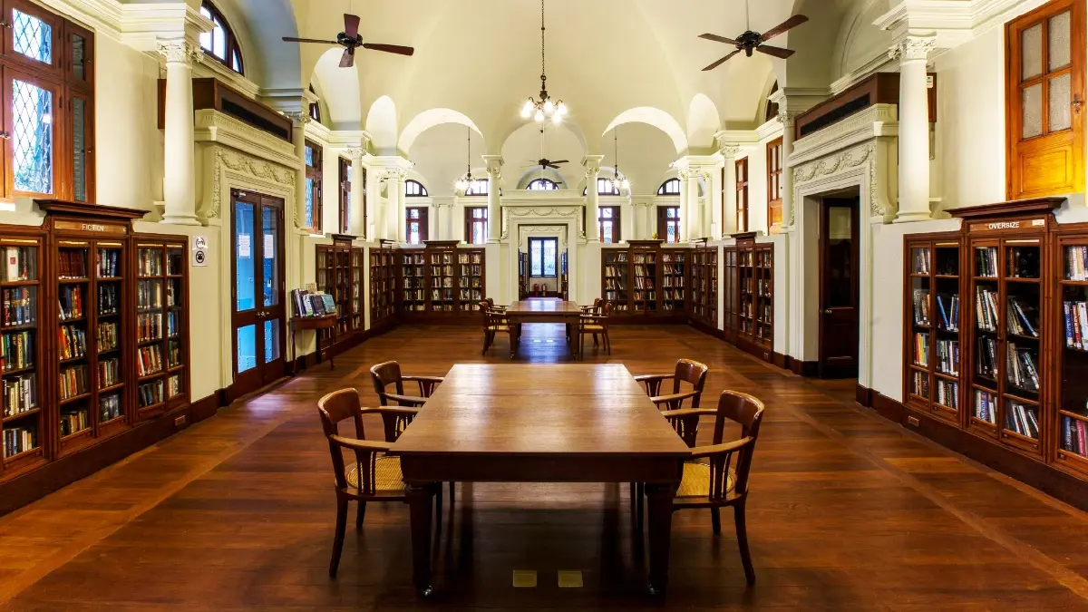 ห้องสมุด ‘Neilson Hays’ จัด ‘มหกรรมลดราคาหนังสือ’ วันที่ 15-23 พ.ย. 68