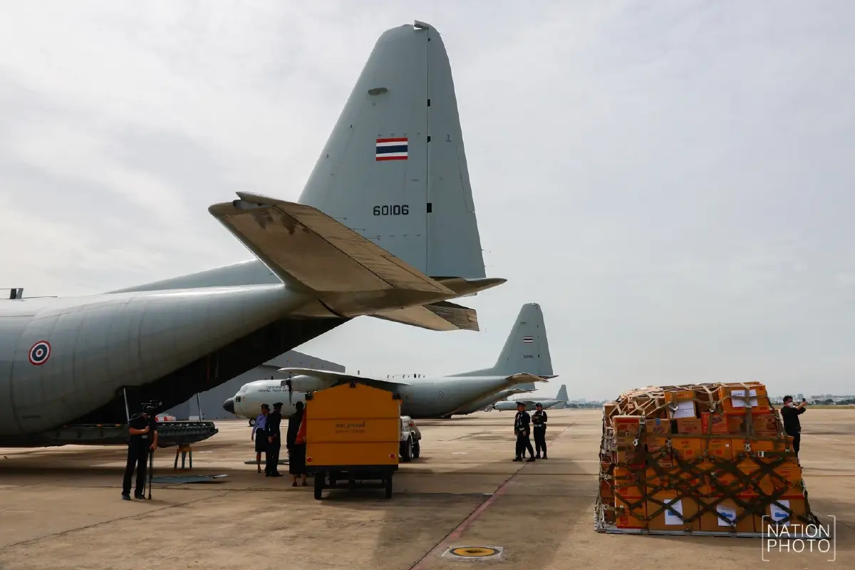 ทอ. รับมอบสิ่งของ มูลนิธิอาสาเพื่อนพึ่ง (ภาฯ) ส่งต่อช่วยน้ำท่วมภาคใต้