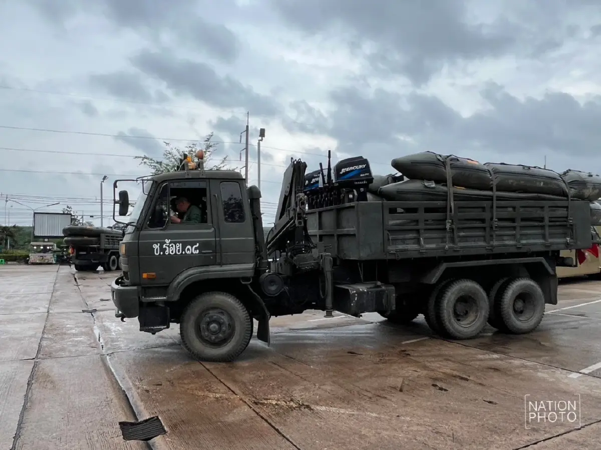 ทหารช่างราชบุรี นำเรือ-กำลังพล เสริมทัพช่วยหาดใหญ่น้ำท่วมหนัก