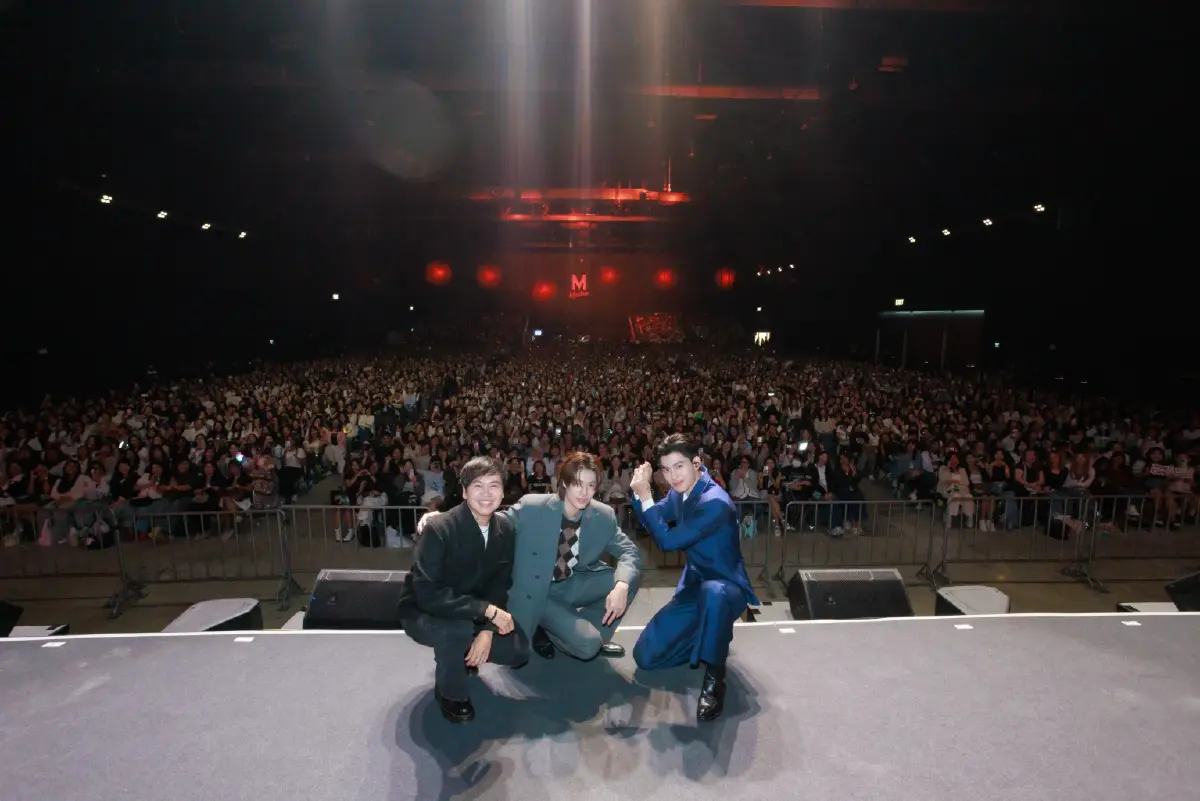 'ปอนด์-ภูวินทร์' ทำถึง! ชวนดูซีรีส์สุดเบียวในงาน 'มีสติหน่อยคุณธีร์ Me and Thee Premiere Night'