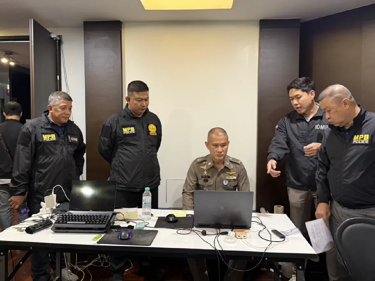 บุกคอนโดฯหรูทองหล่อ จับ 4 ชาวจีนสแกมเมอร์ ใช้ AI หลอกระบบ KYC ธนาคาร