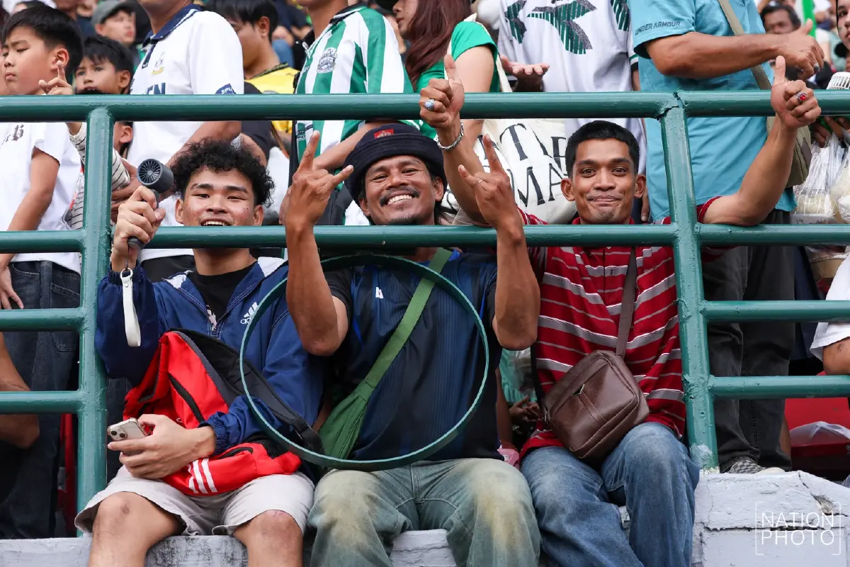 สนามศุภชลาศัย แตก! แฟนบอลแห่เชียร์คู่ชิงฯ "หมอนทองวิทยา vs อบจ.ชัยนาท"
