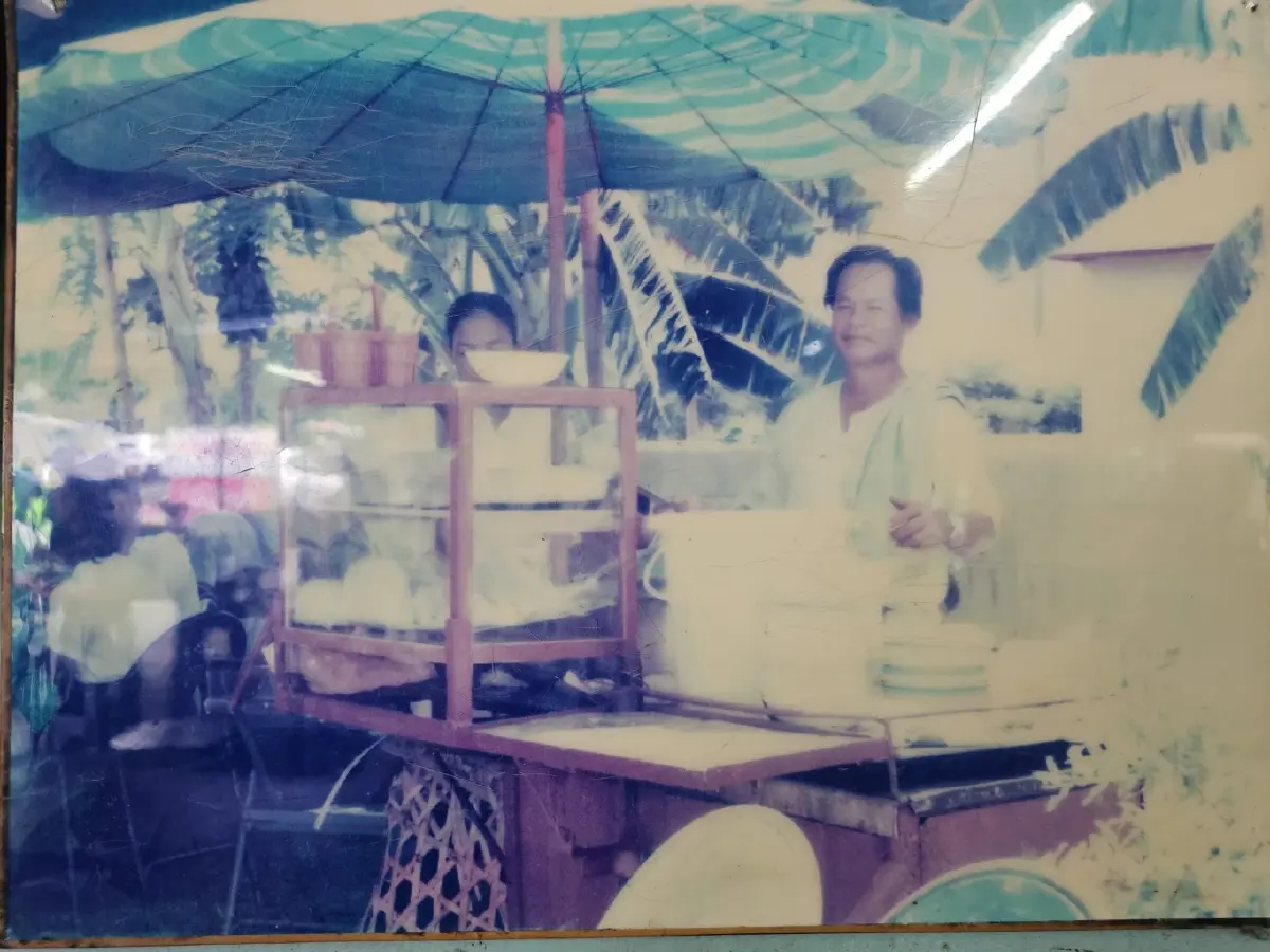 ‘โกบู้รสซิ่ง’ ก๋วยเตี๋ยวต้มยำในตำนาน 50 ปี ซอยนวมินทร์ 8