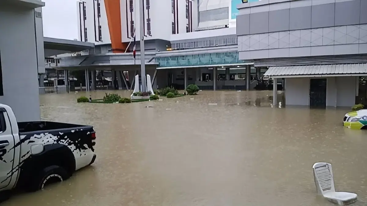 น้ำท่วม รพ.หาดใหญ่ บุคลากรทางการแพทย์เปิดใจ จะดูแลคนไข้อย่างดี