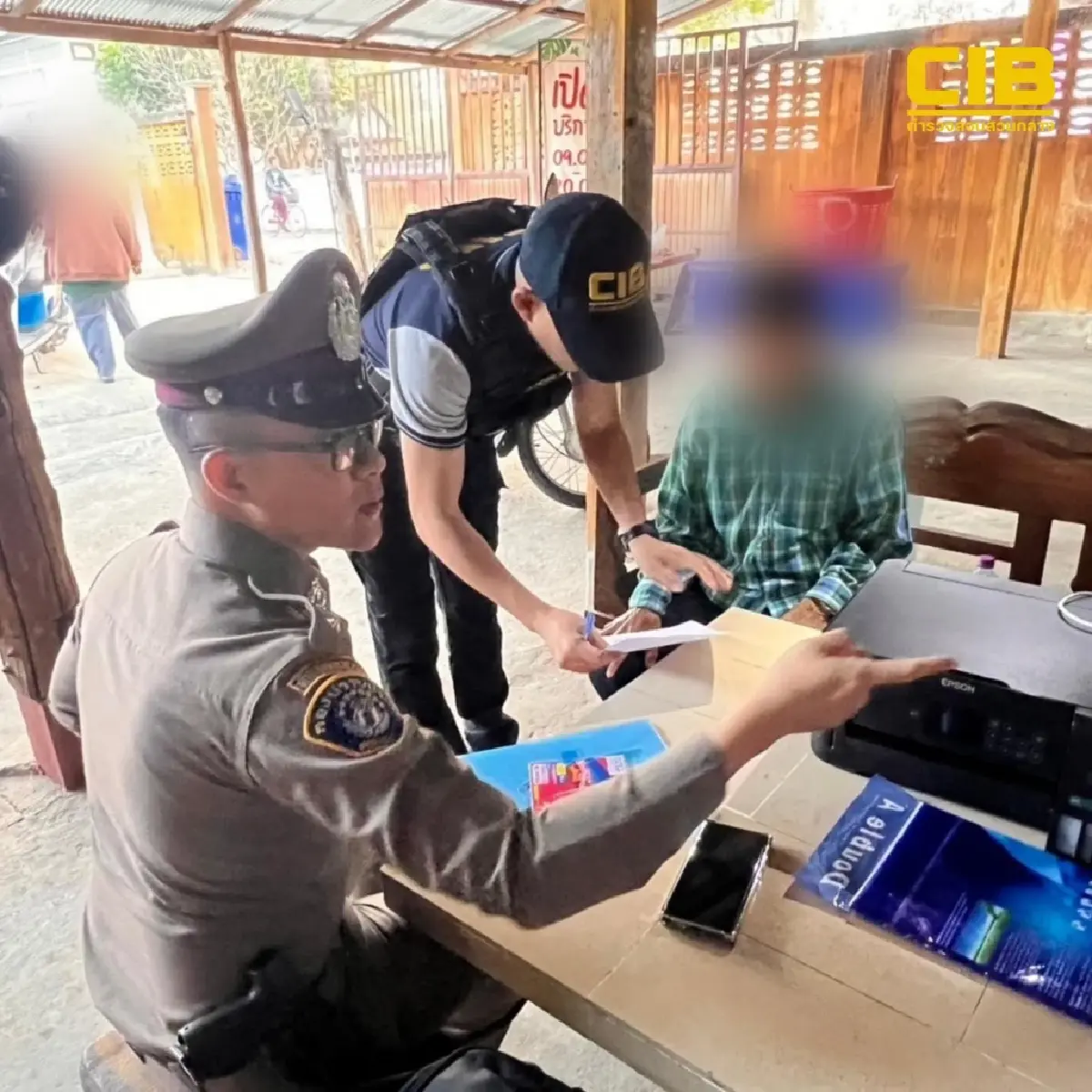 โดนแล้วร้านค้า จับ 7 เอี่ยวขบวนการซิมผี ส่งต่อแก๊งสแกมเมอร์ โกง 15 ล้าน