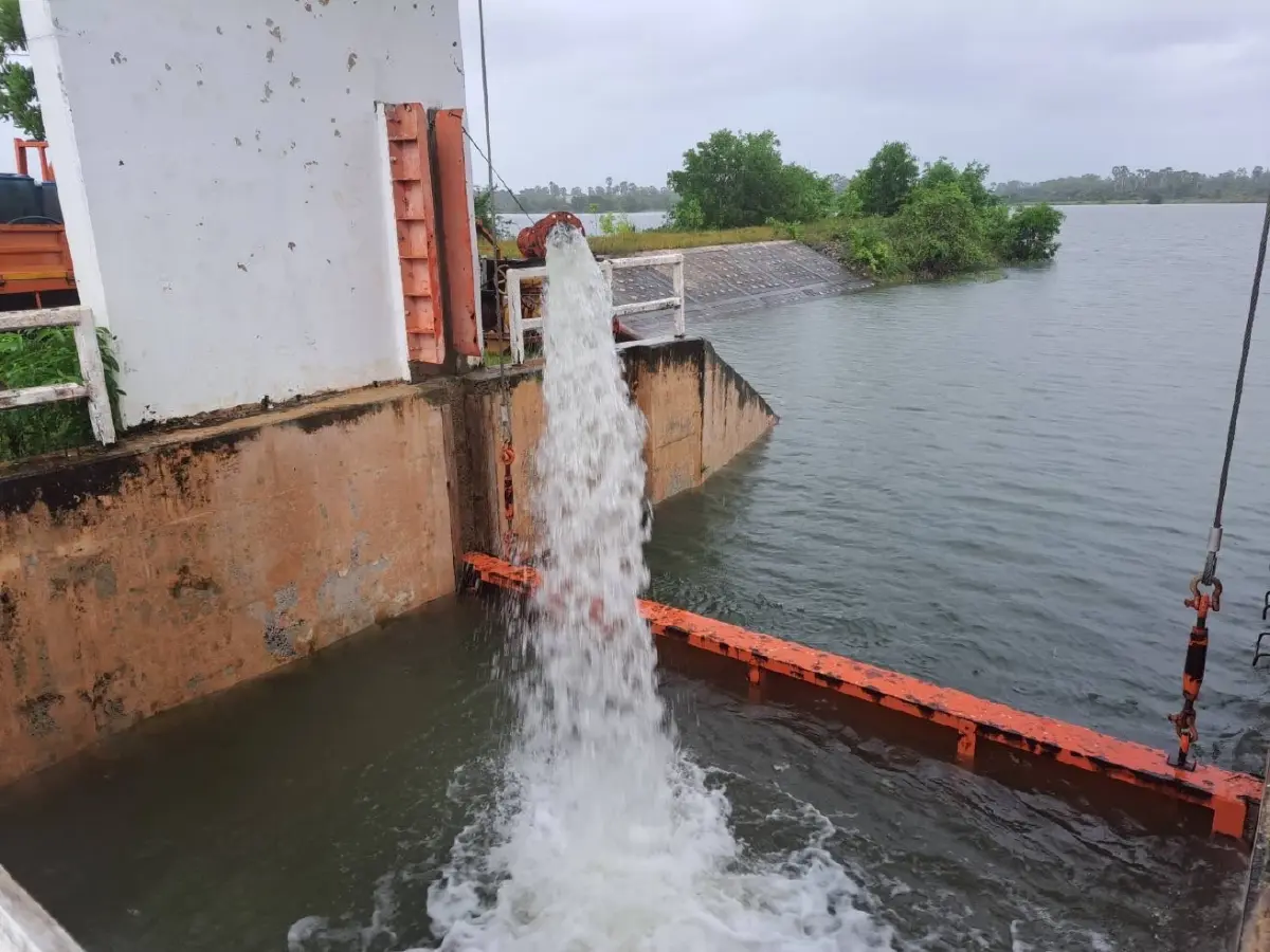 น้ำท่วมภาคใต้ กรมชลฯ ชี้ พื้นที่ลุ่มต่ำ ทะเลสาบสงขลา  เฝ้าระวังพิเศษ