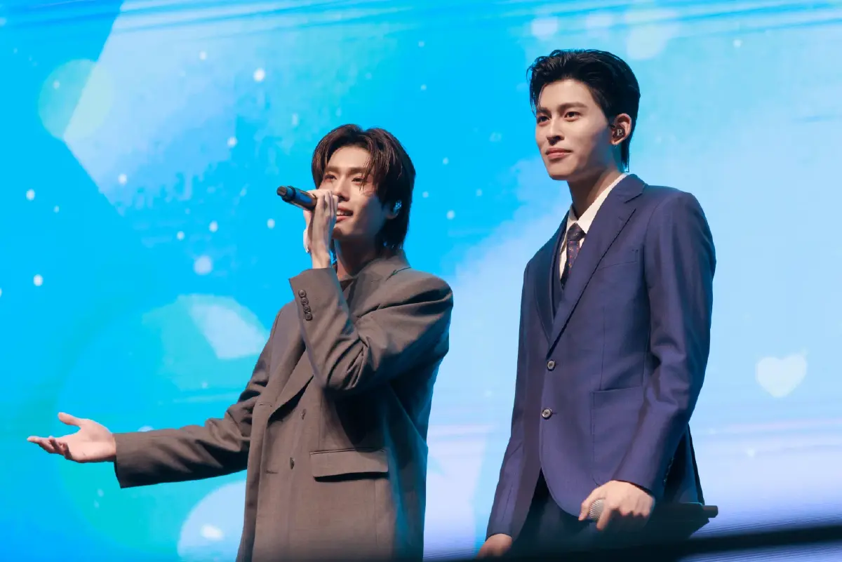 'ปอนด์-ภูวินทร์' ทำถึง! ชวนดูซีรีส์สุดเบียวในงาน 'มีสติหน่อยคุณธีร์ Me and Thee Premiere Night'