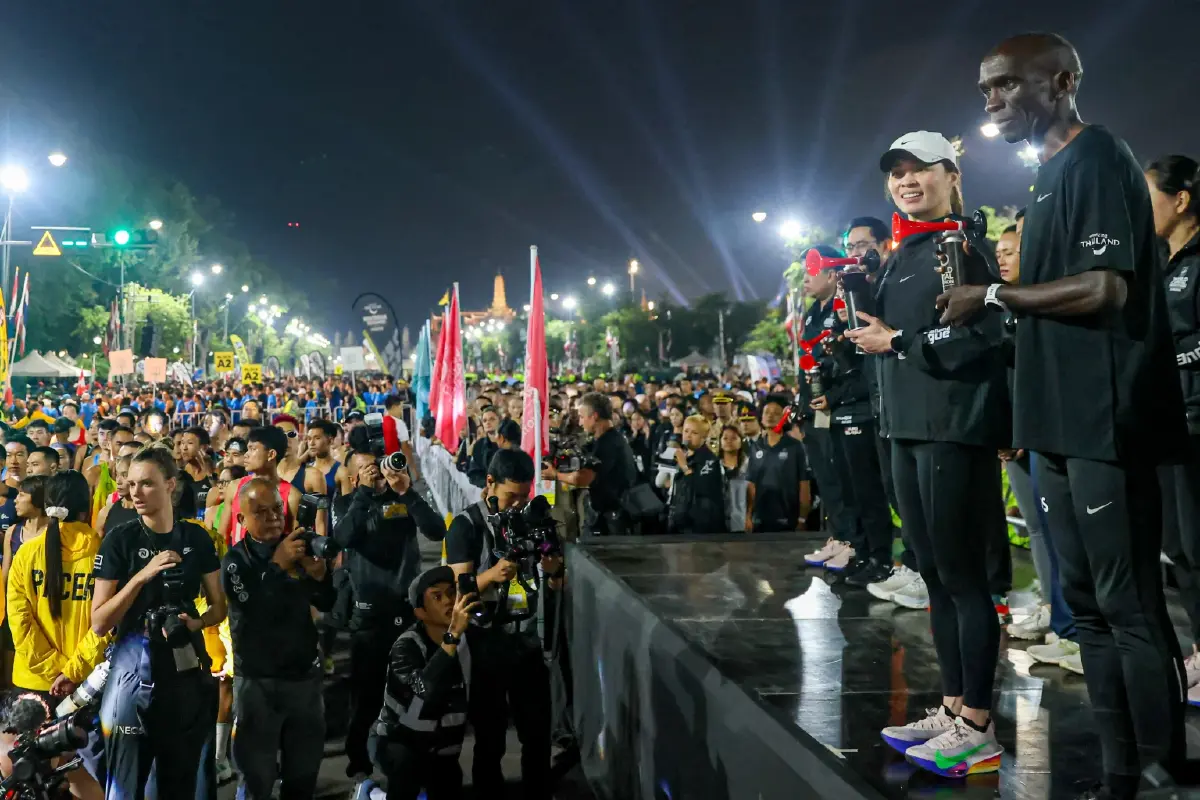 พระราชินี ทรงวิ่ง ฮาล์ฟมาราธอน ร่วมกับ เอเลียด คิปโชเก้ งาน Amazing Thailand Marathon Bangkok 2025