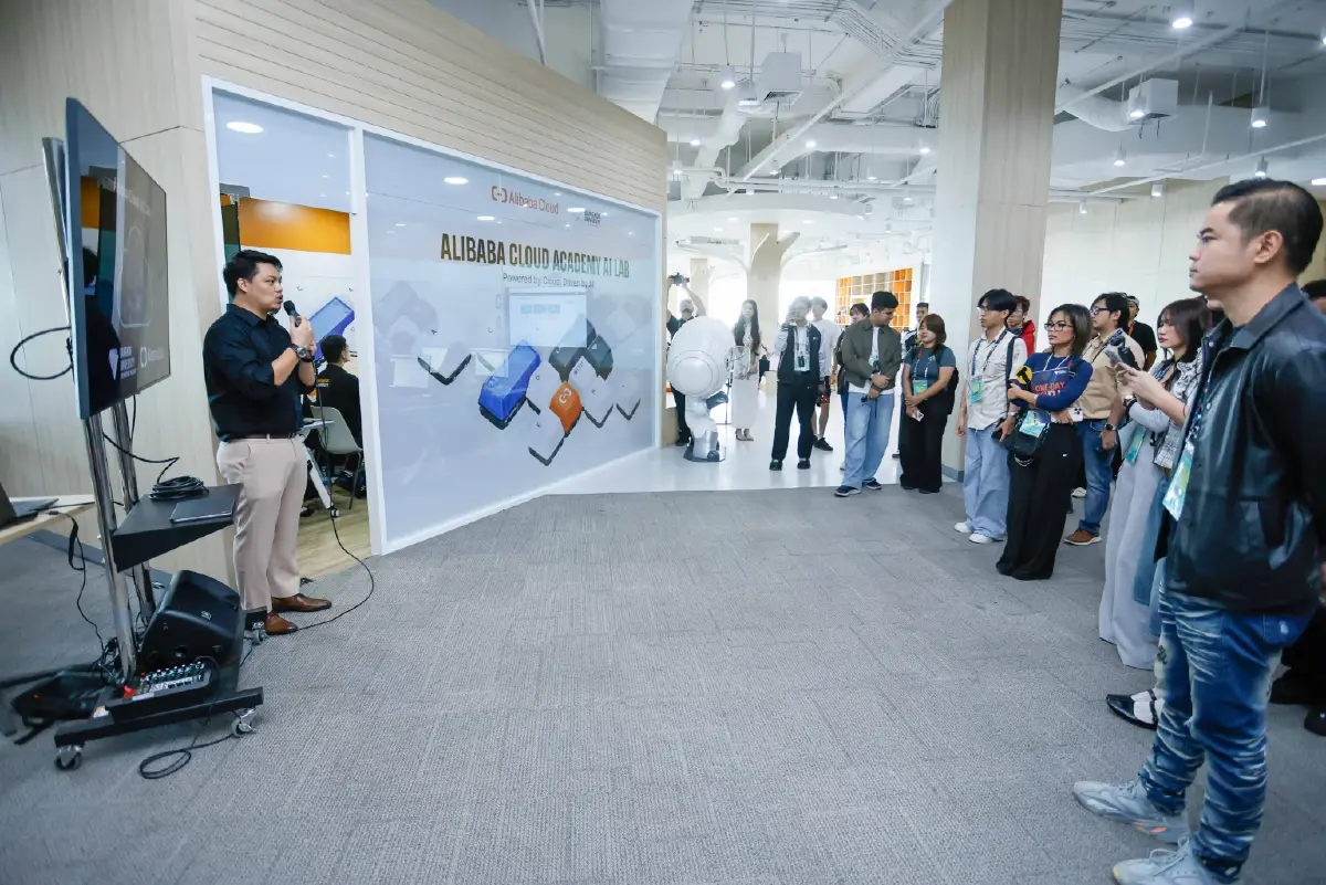 'ม.กรุงเทพ' สร้างคนที่โลกอนาคตต้องการ 6  หลักสูตรสุดล้ำ! ไม่ได้สอนแค่ตำรา