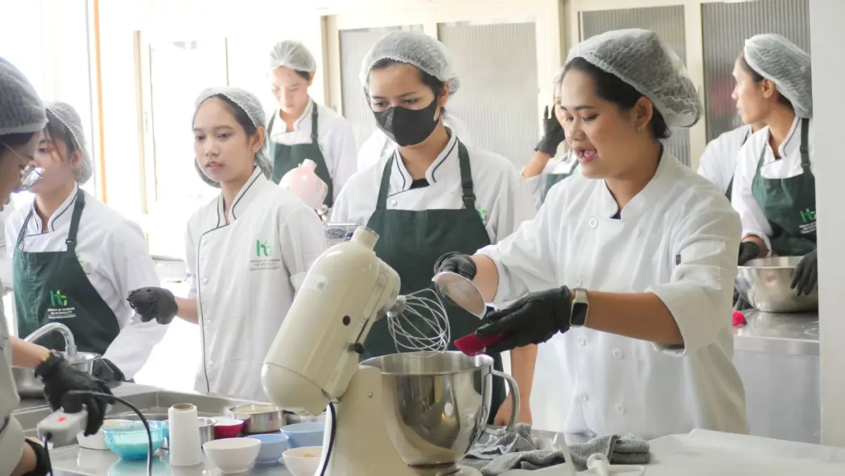 ดึงเชฟดังสร้างแรงบันดาลใจให้กับ นศ.ตั้งเป้าปั้นนักบริการรุ่นใหม่