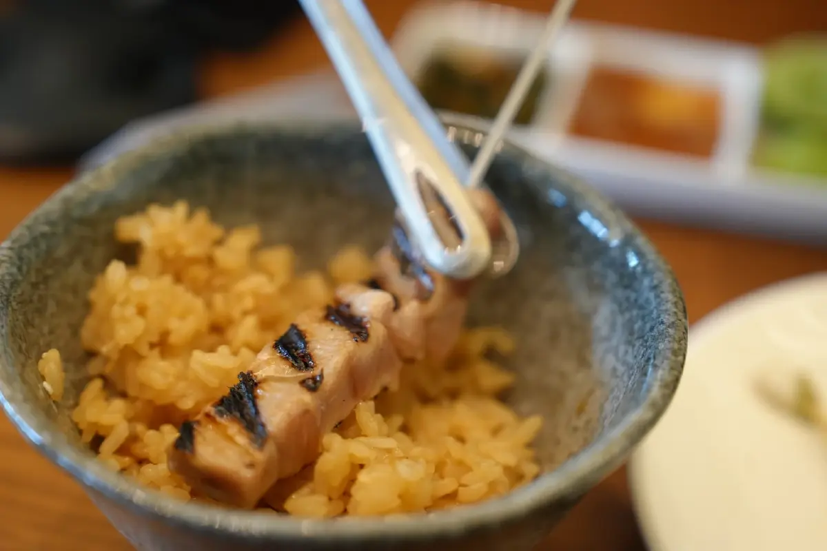 รีวิว 'KAYAKI' ร้านที่ใช้เปลวไฟเนรมิตศิลปะแห่งการย่างปลา