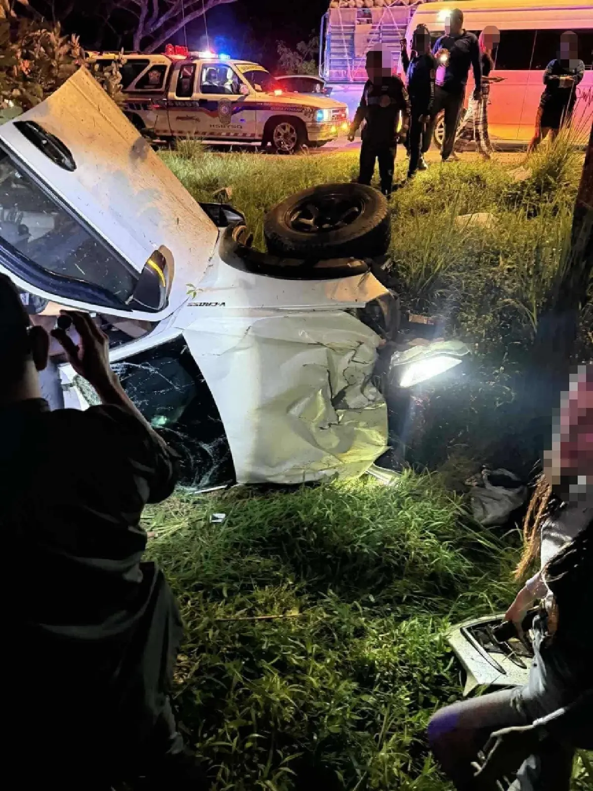 กู้ภัยเชียงใหม่ ฮีโร่กลับจากช่วยน้ำท่วมหาดใหญ่ รถคว่ำ เจ็บหนัก