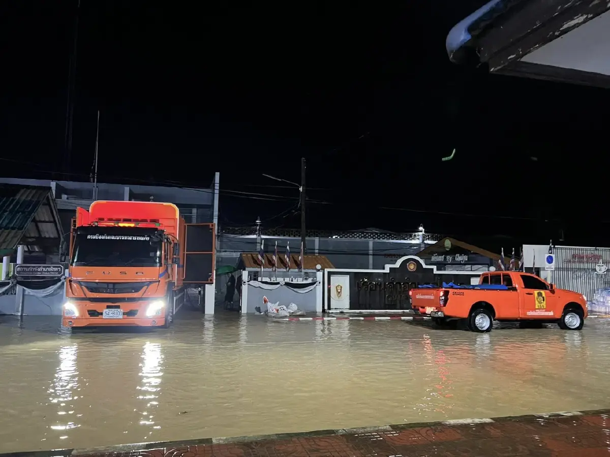 น้ำท่วมภาคใต้ ล่าสุด 5 จังหวัด ยังอ่วม เจอ 'ฝนถล่มหนัก' ปภ. เตือนดินถล่ม