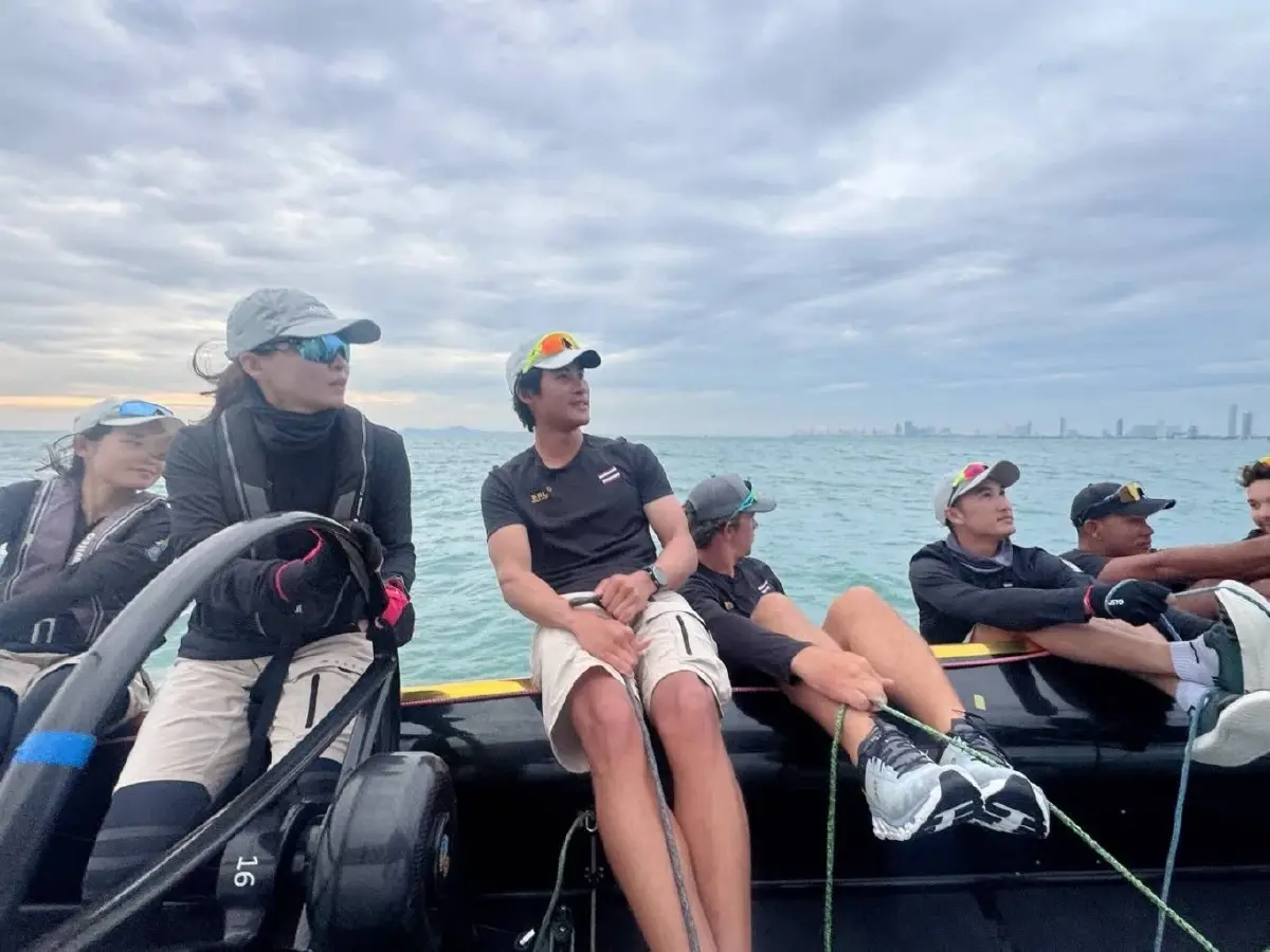 พระราชินี เสด็จฯ ทรงร่วมฝึกซ้อมเรือใบ เตรียมแข่งขันกีฬาซีเกมส์ ครั้งที่ 33