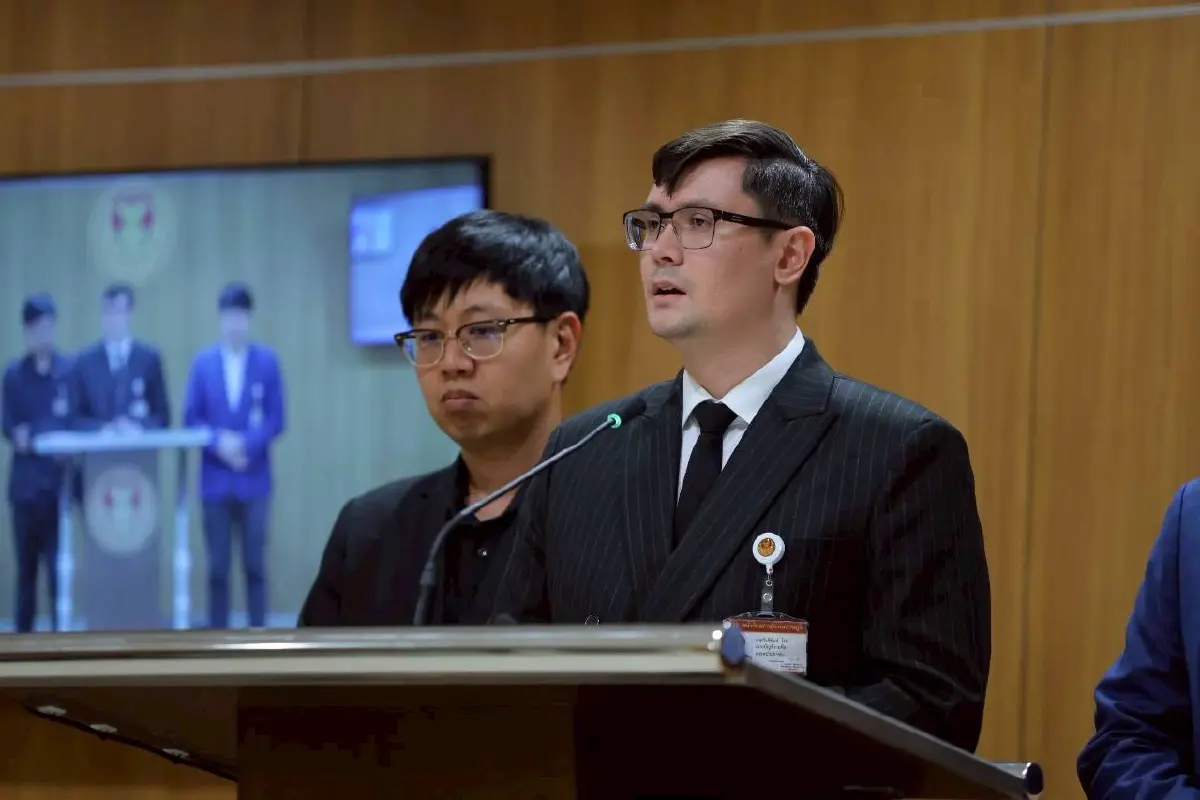 กมธ.มั่นคง ชง 43 ชื่อพันสแกมเมอร์ ให้ทางการสอบ ซัดนายกตีเช็คเปล่า