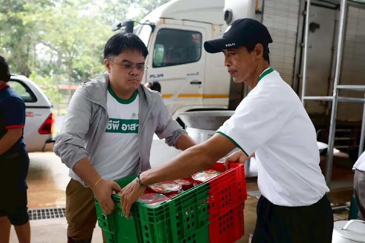 ซีพีอาสา ลุยหนุนโรงครัวกว่า 55 จุด พร้อมกระจายถุงยังชีพช่วยชาวใต้