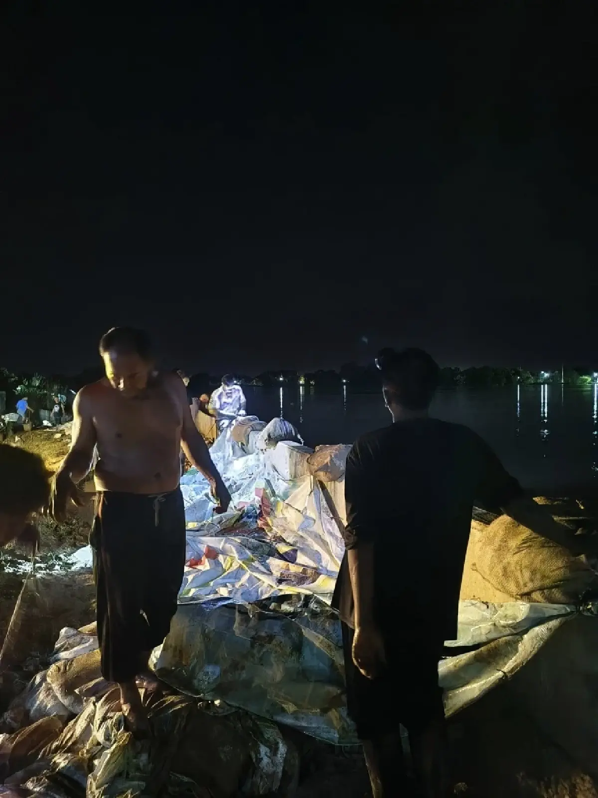 ด่วน สิงห์บุรีวิกฤตหนัก น้ำผุดใต้เขื่อน 'บางแคใน' ส่อน้ำท่วมใหญ่