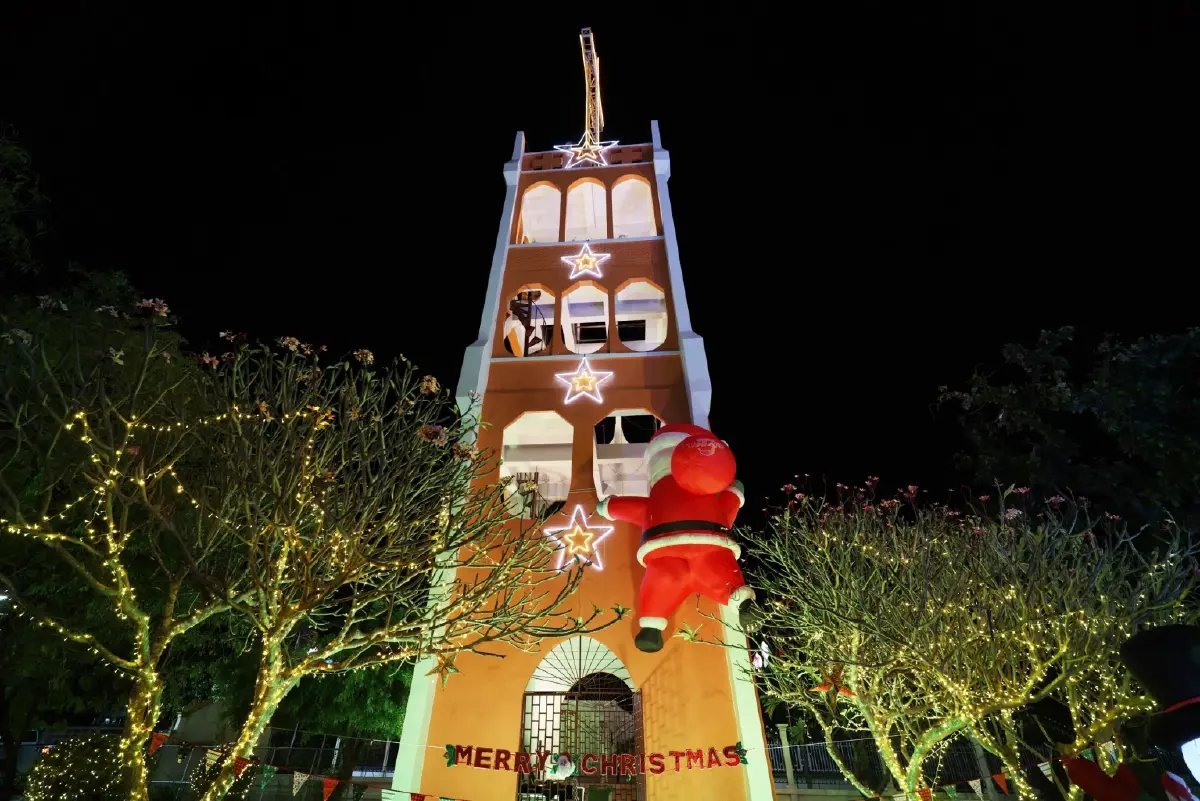 ยกระดับงานท้องถิ่นสู่งานระดับประเทศ ชม ขบวน ‘แห่ดาวคริสต์มาส สกลนคร’ วันนี้ -24 ธ.ค. 68