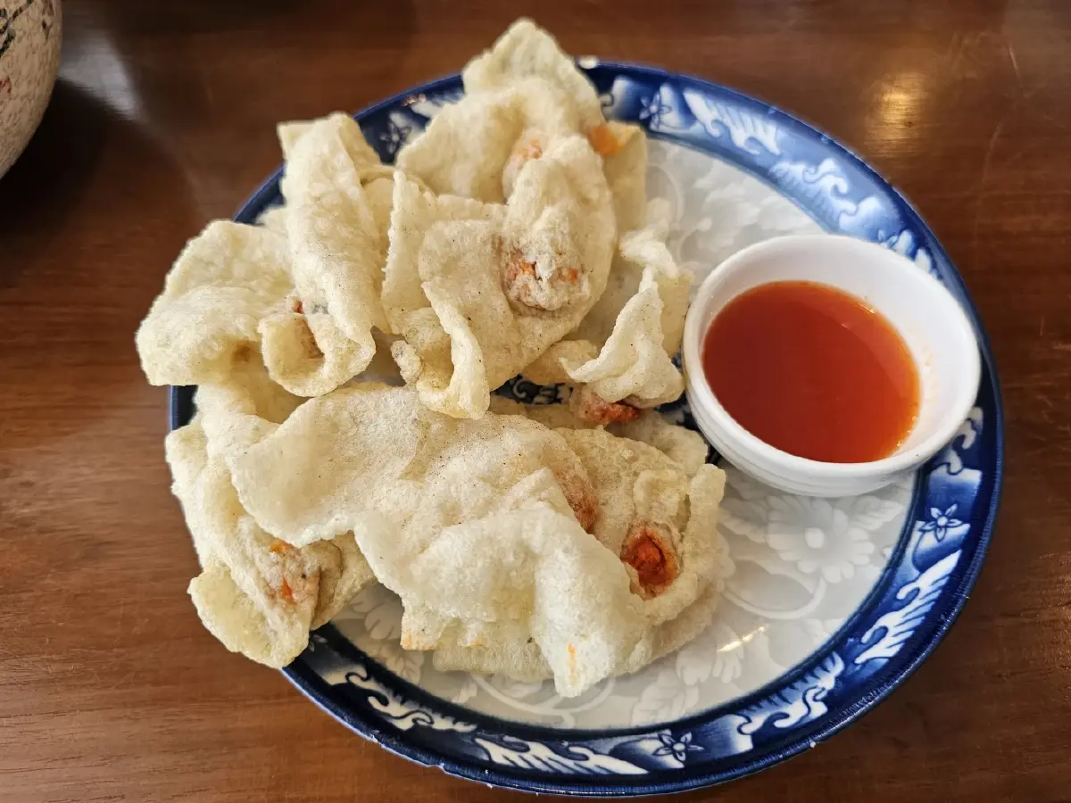 ‘โจ๊กจักรพรรดิ’ เหลาริมทาง ย่านบางนา-ลาซาล ไม่ได้มีดีแค่ 'โจ๊ก'